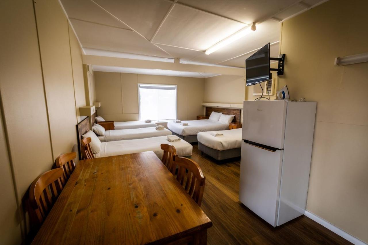 ווסט וויאלונג Ardeanal Motel מראה חיצוני תמונה
